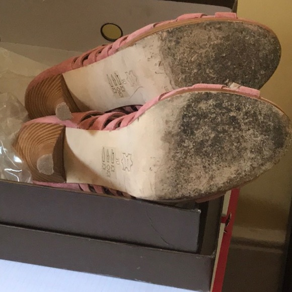 bebe size 10 pink suede shoe - Picture 6 of 6